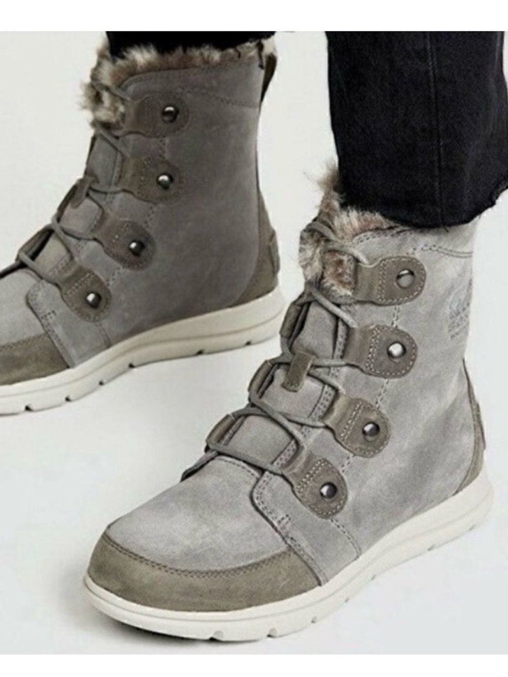 Like New! SOREL Explorer Joan Waterproof Gray Suede Boots Size 8.5